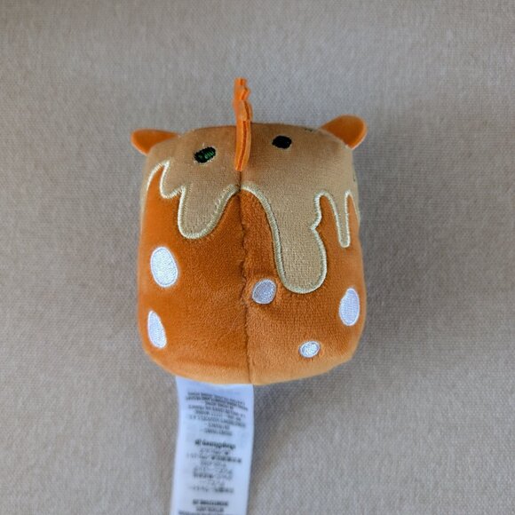 Mini Disney Munchlings 2023 Festive Fare Lion King Pumbaa Salted Pretzel Bun - Picture 3 of 7